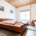 Dvur Dolenec Апартаменты Rohoznice (Hradec Kralove)