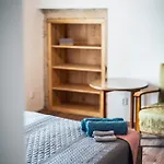 Апартаменты Dvur Dolenec Rohoznice (Hradec Kralove)