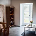 Dvur Dolenec Апартаменты *