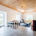 Апартаменты Dvur Dolenec Rohoznice (Hradec Kralove)