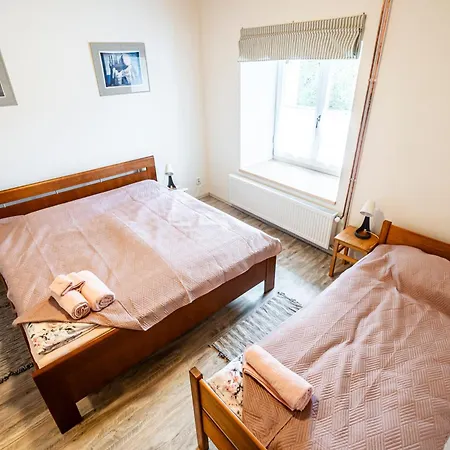 Dvur Dolenec Rohoznice (Hradec Kralove)
