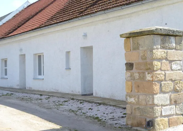 Dvur Dolenec * Rohoznice (Hradec Kralove)