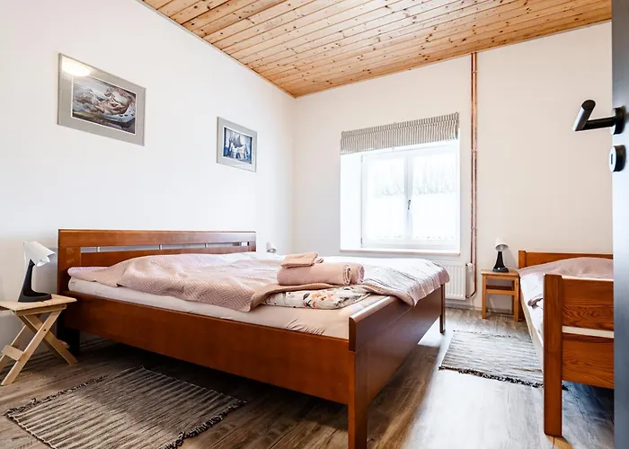 Dvur Dolenec Lägenhet Rohoznice (Hradec Kralove)