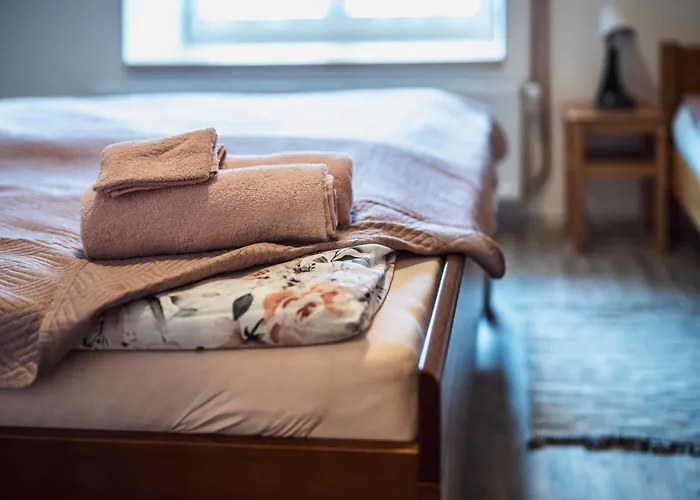 Dvur Dolenec شقة Rohoznice (Hradec Kralove)