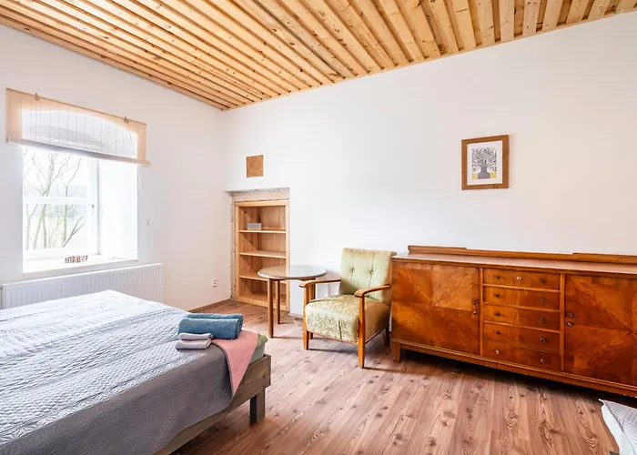 Dvur Dolenec Rohoznice (Hradec Kralove)